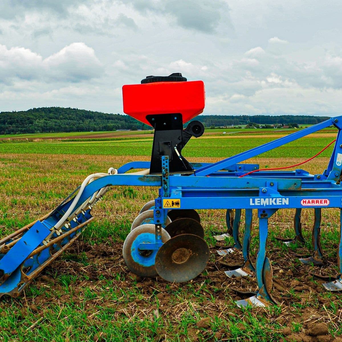 Spraytech Econospread Pneumatic Seeder