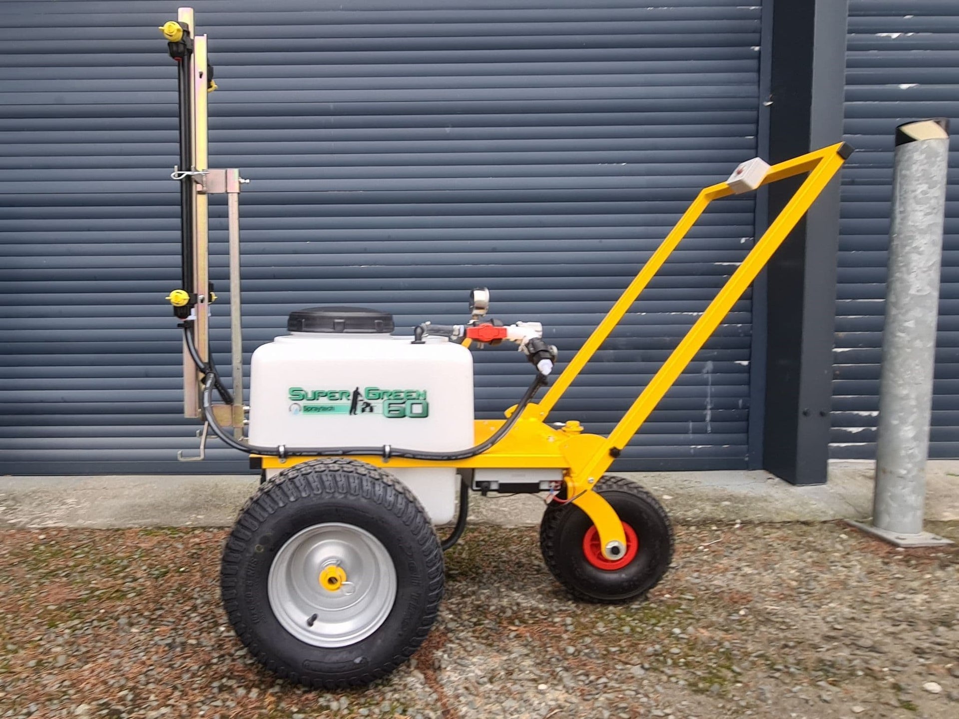 wheeled garden sprayer uk Spraytech Super Green 60 3 Wheel 60L Pedestrian Green Sprayer
